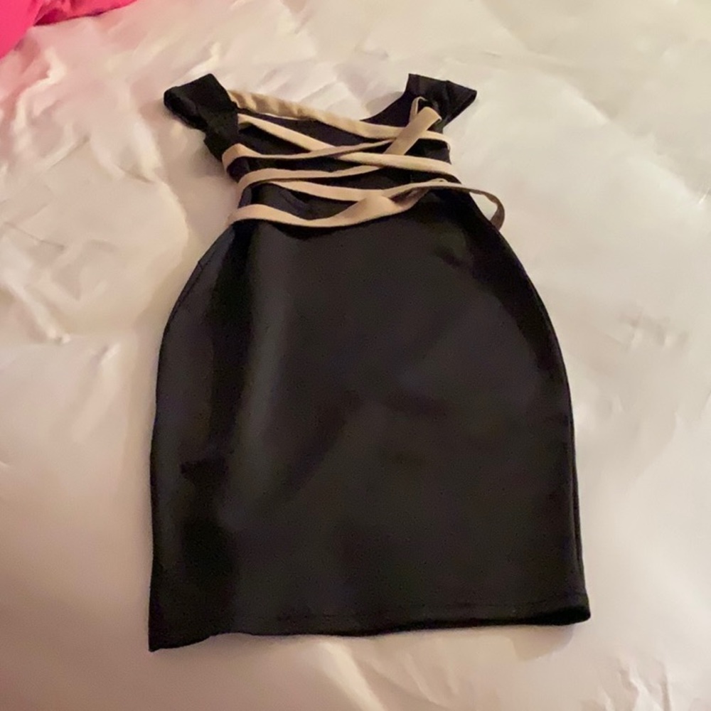 Dress - Picture 6 of 7